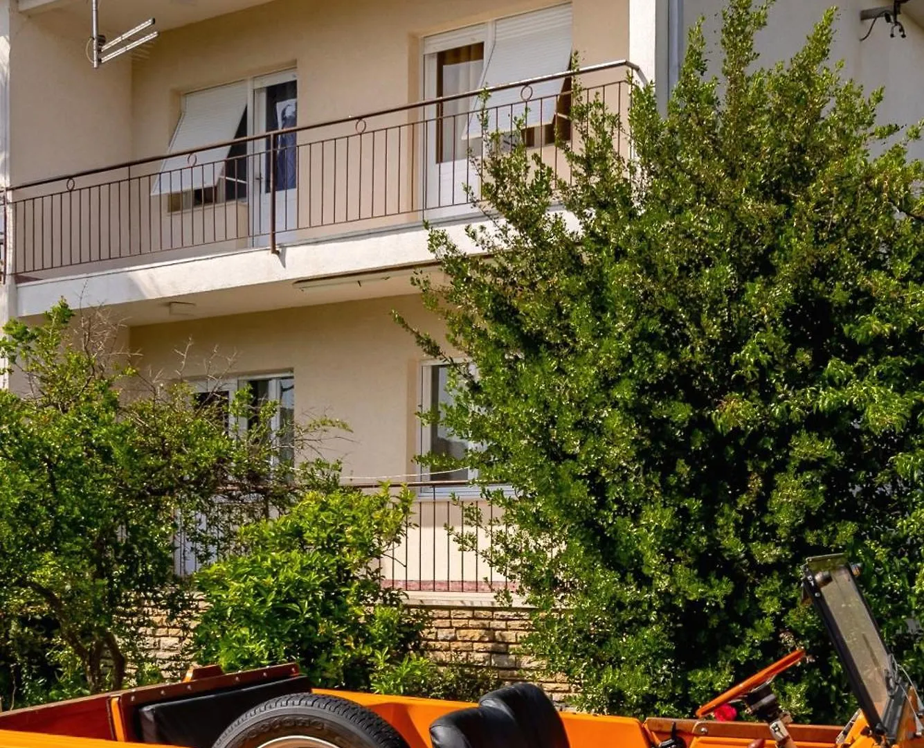 Studio Apartment With Jacuzzi Trogir
