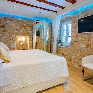 4* Affittacamere & Stars Free Parking